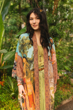 "Secret Garden" Kimono with Swan width=100 