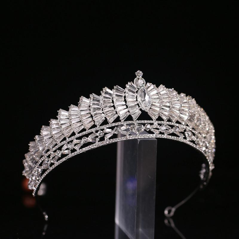 Silver Noir Crown