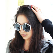 Stylish Black Sunglasses with Letter Print Fashionable Eyewear with Case-4 width=100 