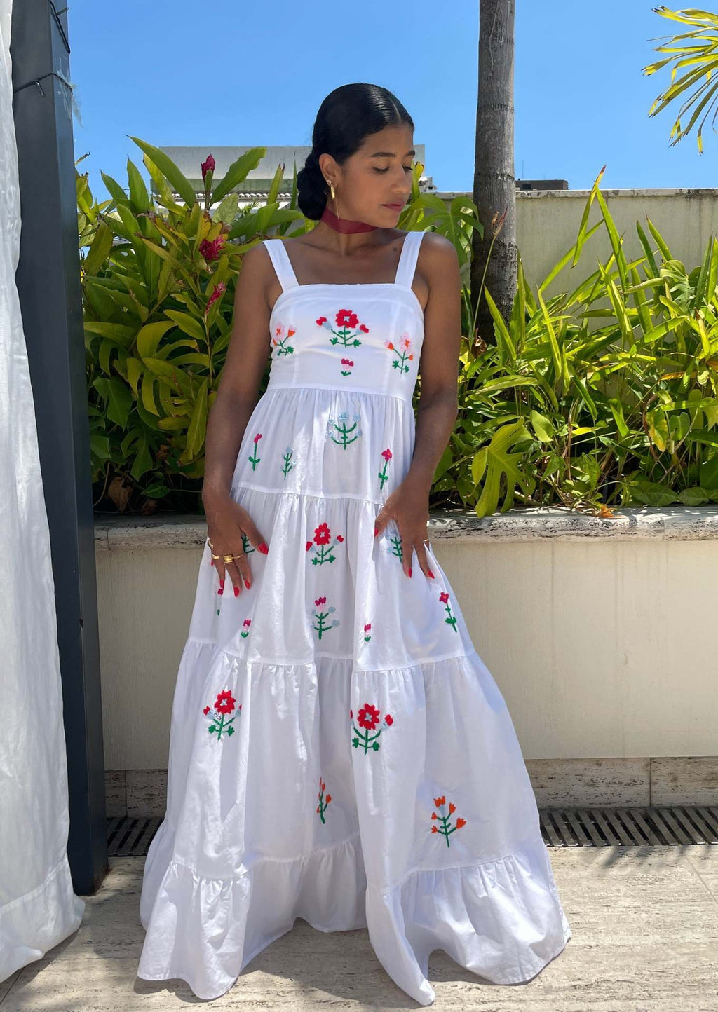 "Shirley" White Flowers Maxi Dress
