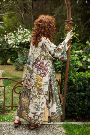 "Love Grows Wild" Bee Kimono