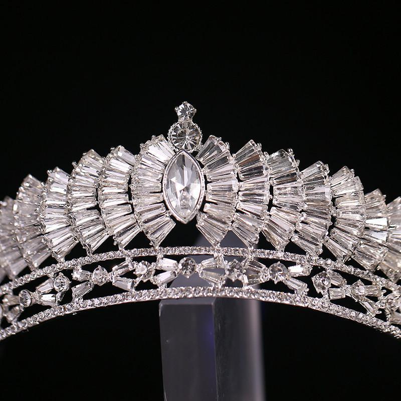 Silver Noir Crown