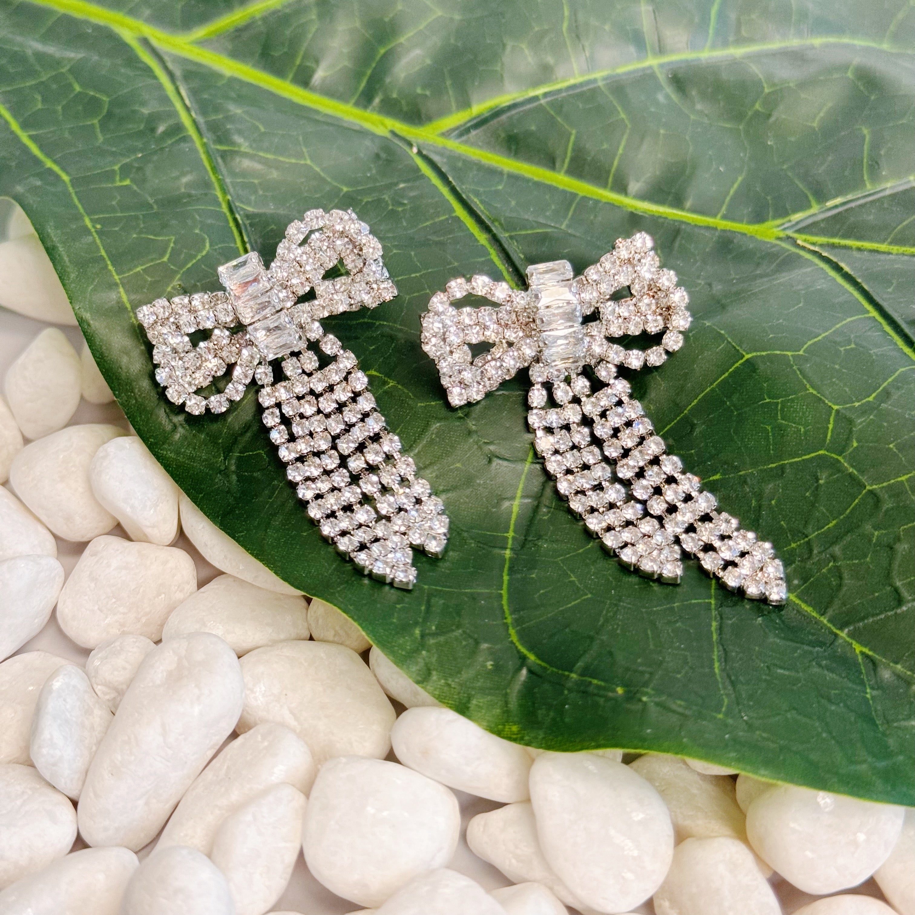 Perfectly Tied Bow Shine Earrings-0