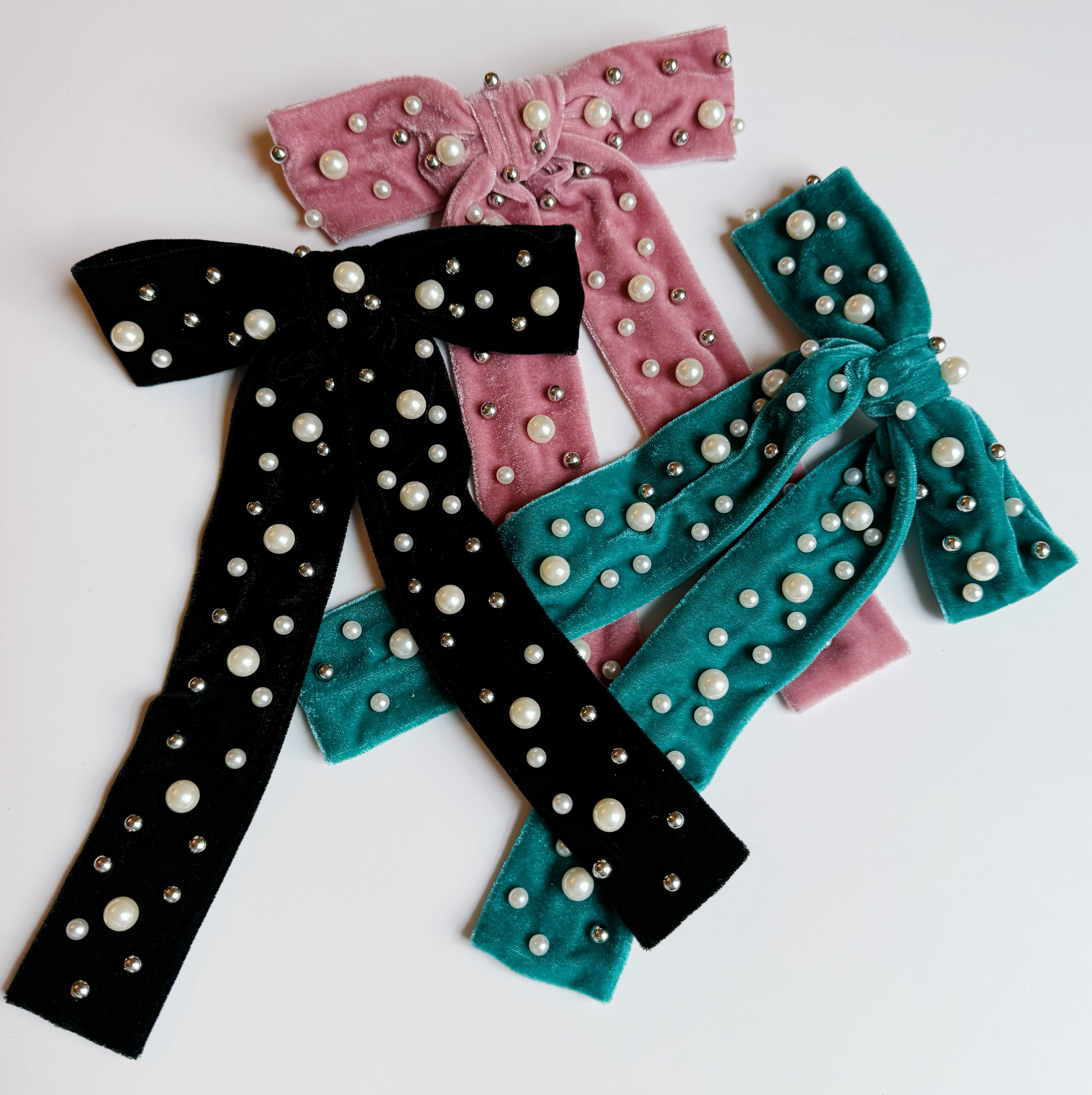 Pearl Throwed Velvet Bow Hair Clip-0