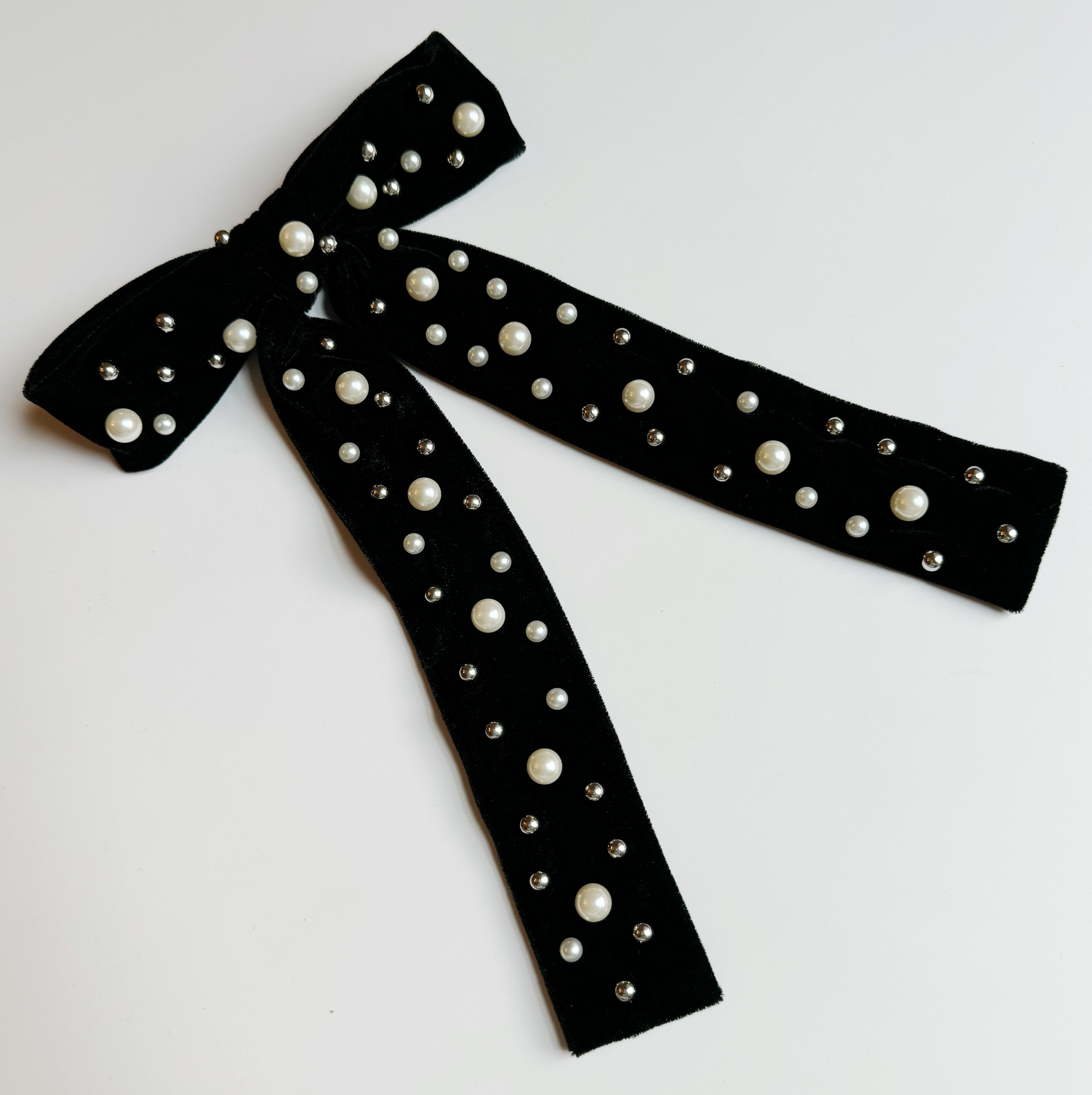 Pearl Throwed Velvet Bow Hair Clip-1