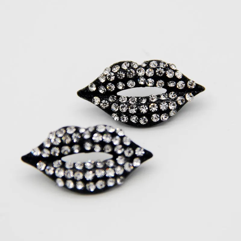 "Vivantine" Lip Earrings