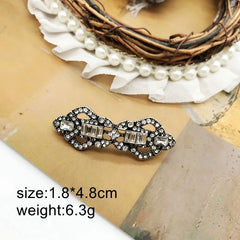 "Fablecourt" Retro Brooch Set