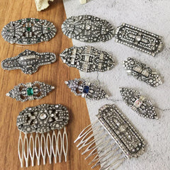 "Fablecourt" Retro Brooch Set