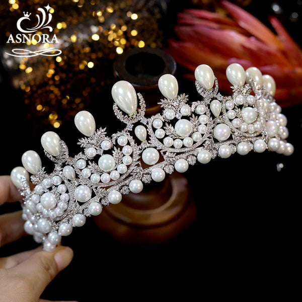 "Novalia" Pearl Bridal Tiara