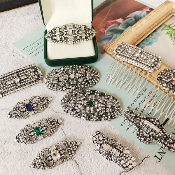 "Fablecourt" Retro Brooch Set