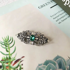 "Fablecourt" Retro Brooch Set