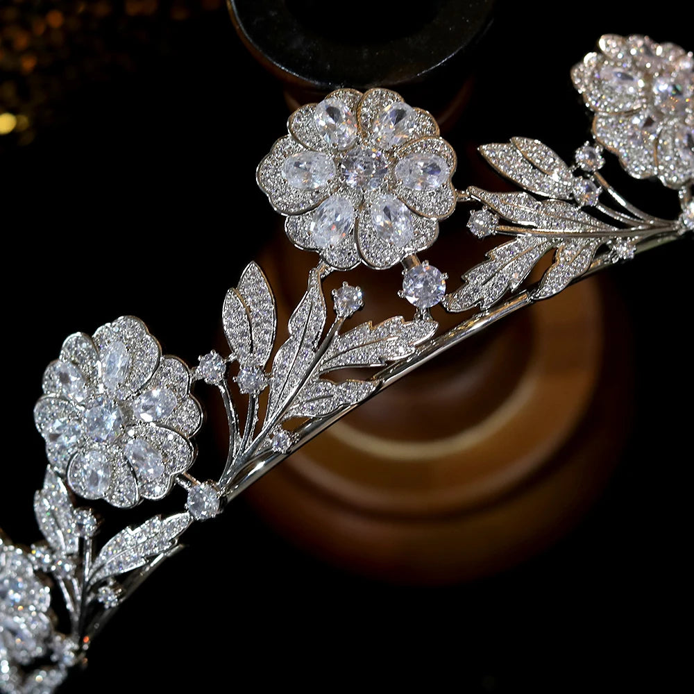 "Yopelinne" Flower Tiara