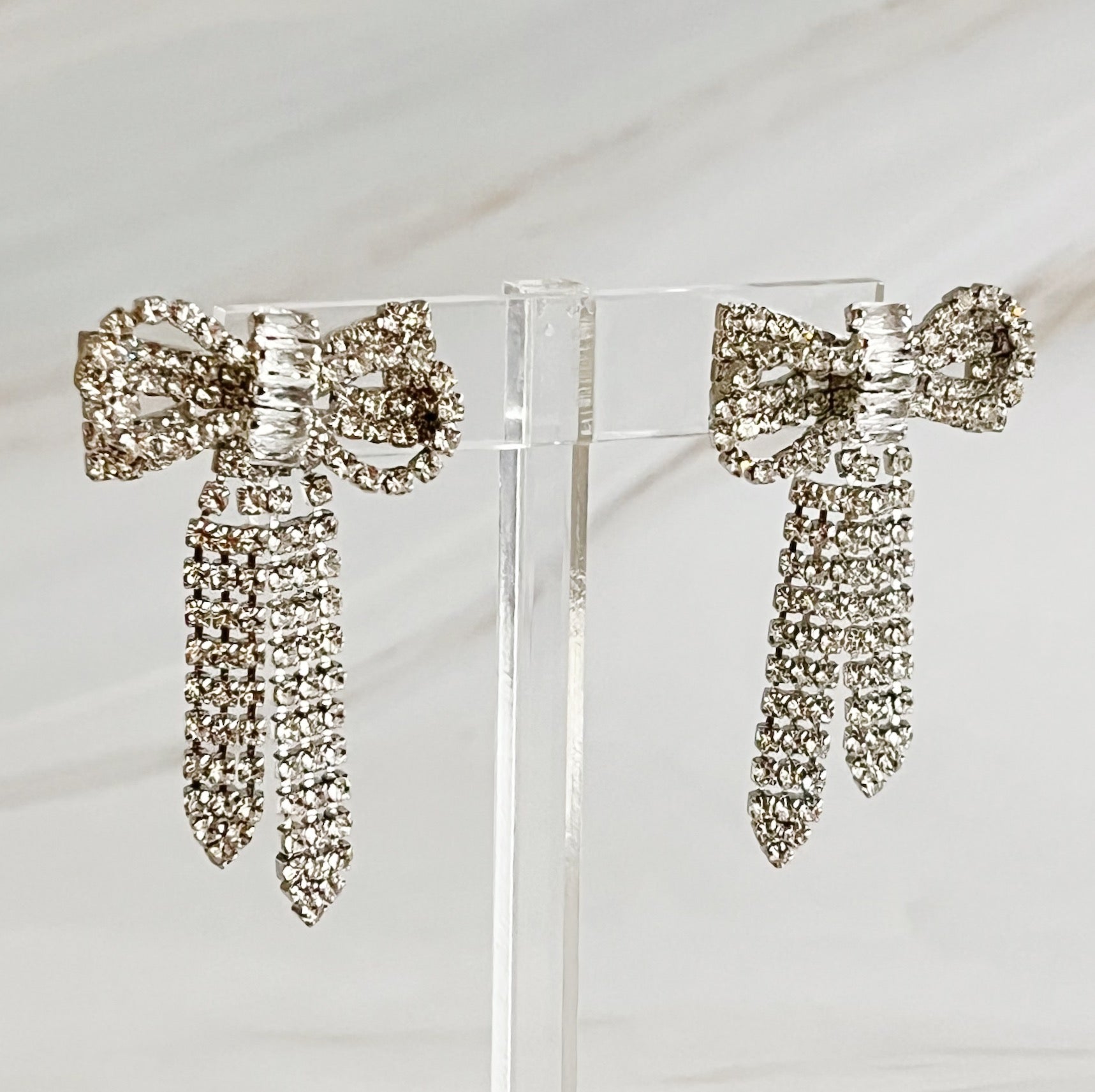 Perfectly Tied Bow Shine Earrings-2