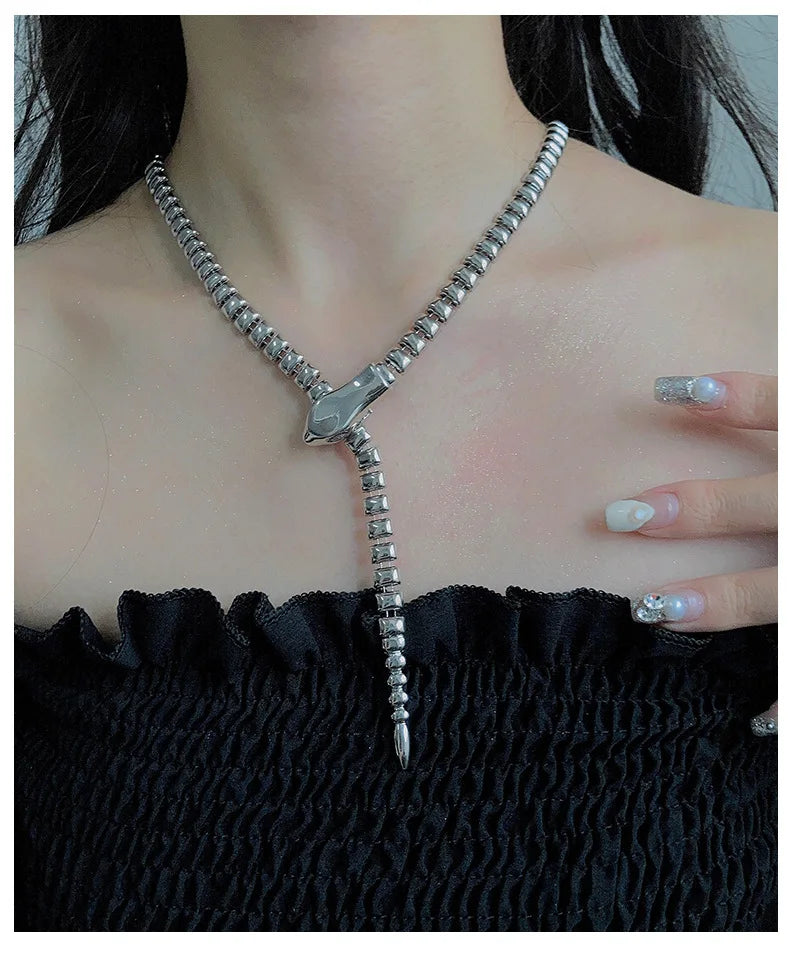 "Fiorenya" Adjustable Chain Belt