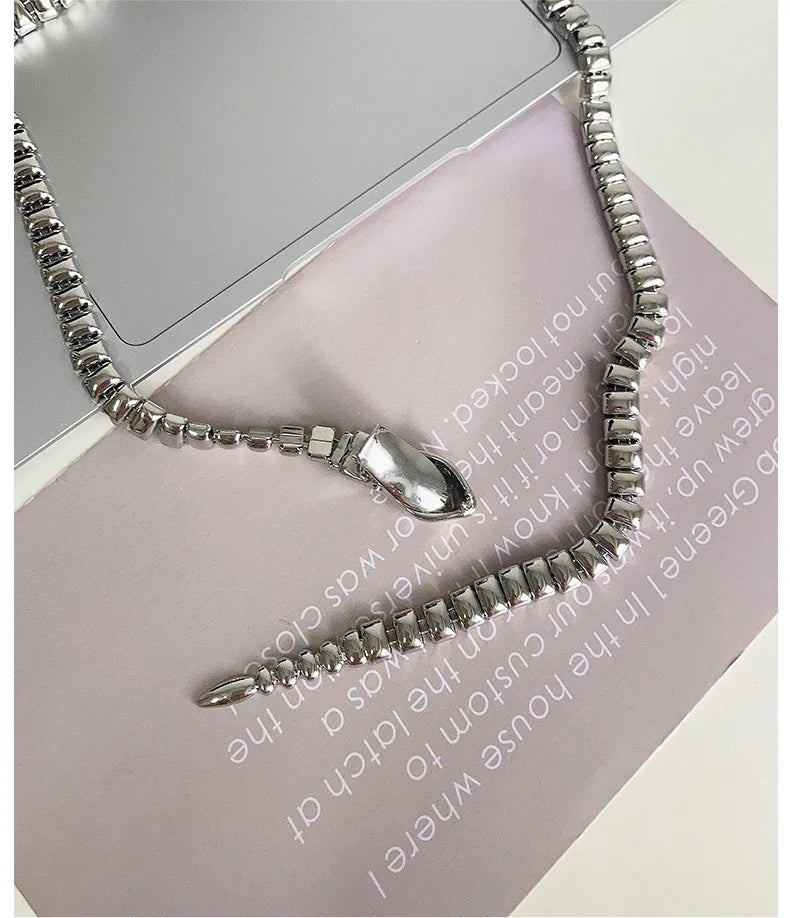 "Fiorenya" Adjustable Chain Belt