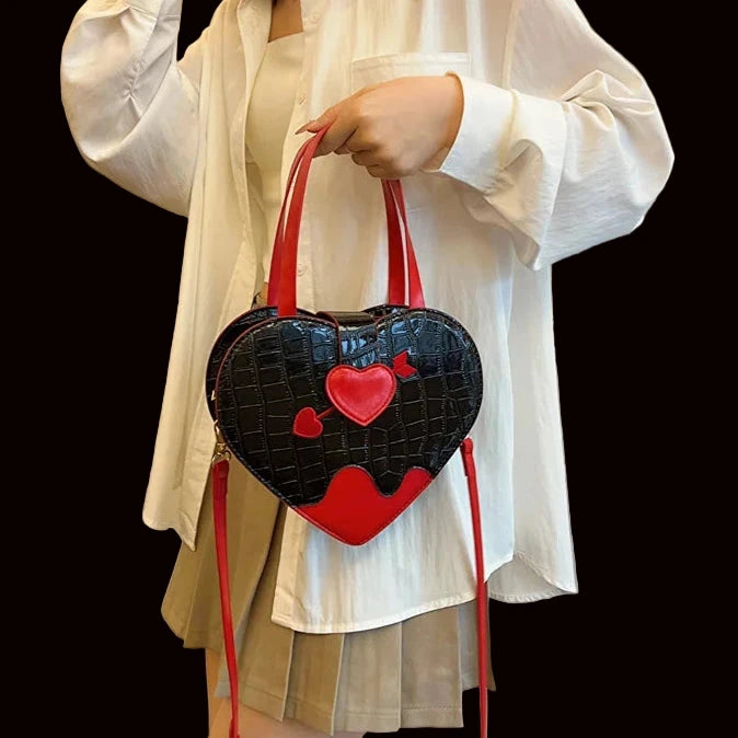 "Tullivara" Heart Shoulder Bag