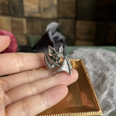 "Saphnira" Bat Ring
