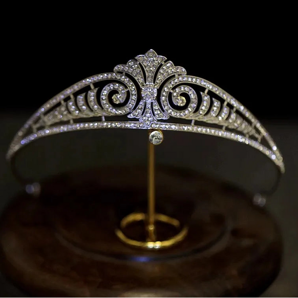 "Victrixa" Vintage Rhinestone Crown