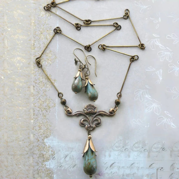 "Isenwyn" Retro Jewelry Set