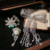 "Cheetara" Ribbon Gem Brooch width=100 