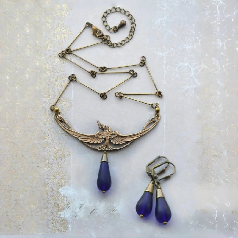 "Faelexis" Retro Bird Necklace Set