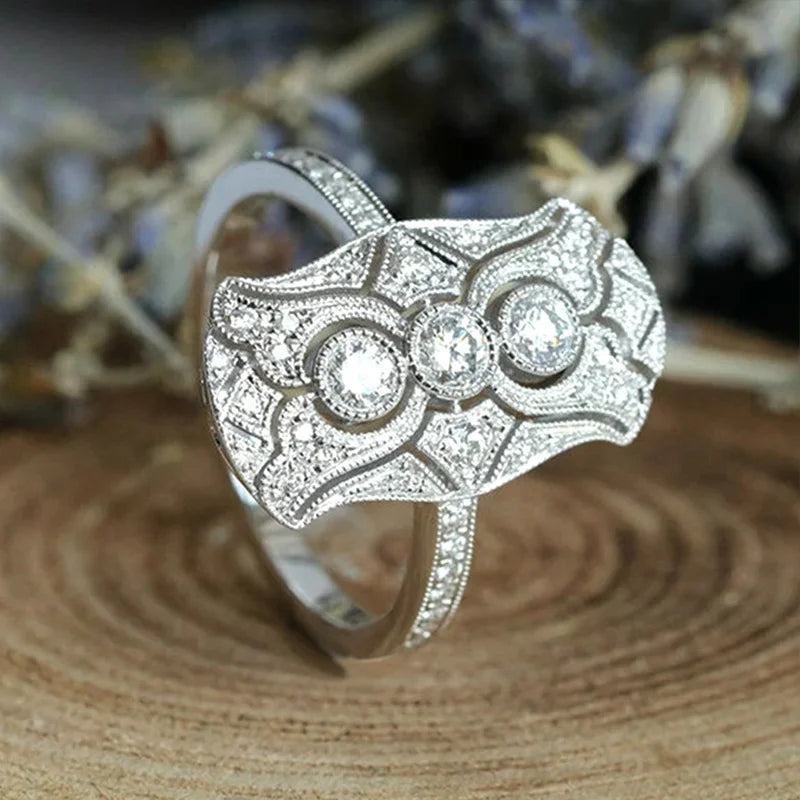 "Dovessa" Art Deco Ring