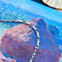 "Julistra" Pendant Necklace