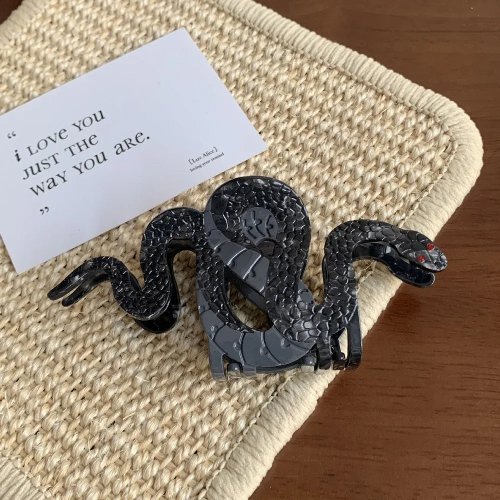 "Bathilda" Snake Hair Claw