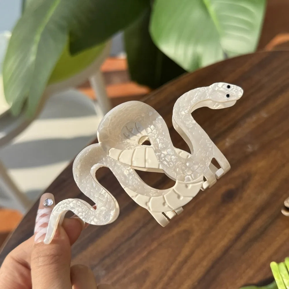 "Bathilda" Snake Hair Claw