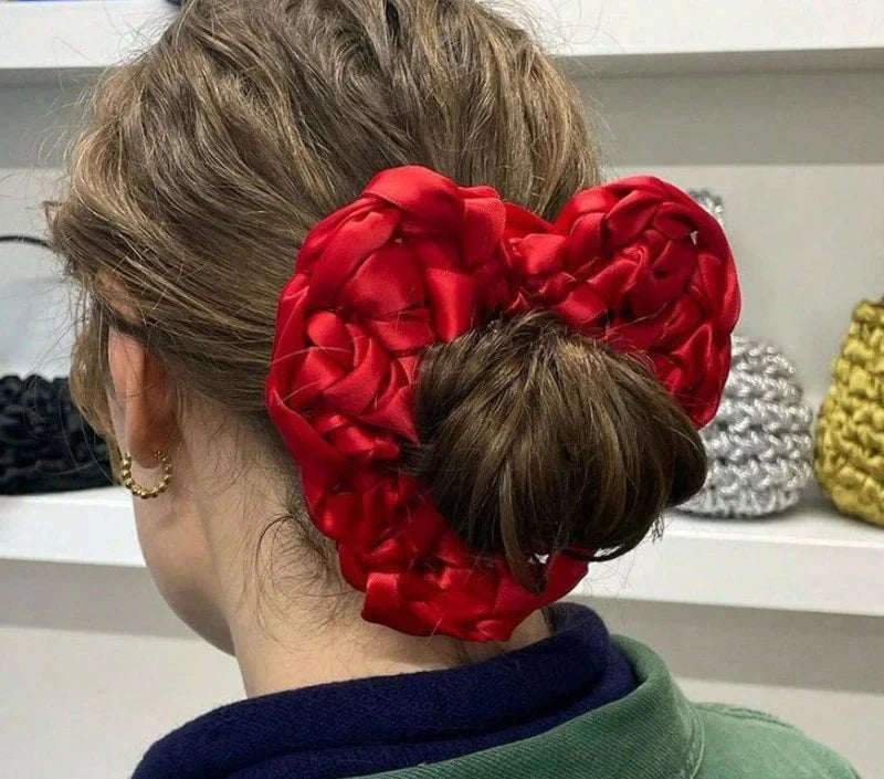 "Sephnyra" Heart Hair Accessory