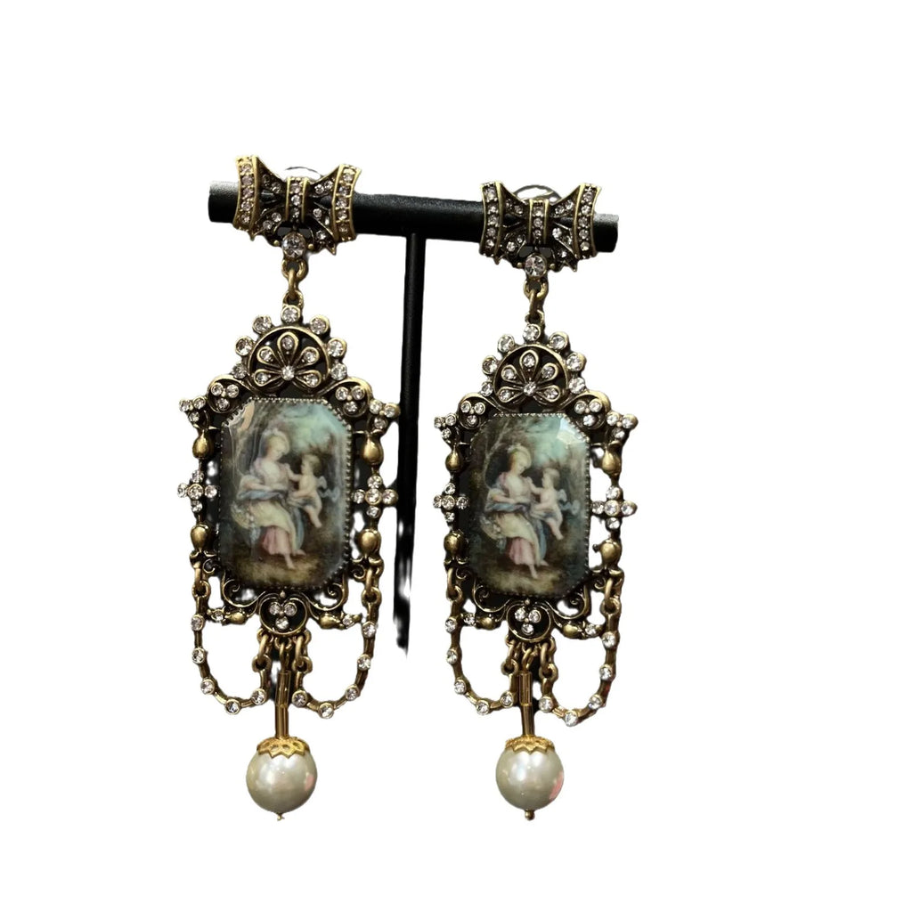 "Portiana" Portrait Pearl Earrings