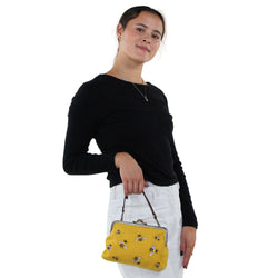 Bees Vintage Kisslock Handbag : Yellow-4 width=100 