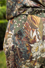 "Love Grows Wild" Bee Print Artist Pants (L/XL) width=100 