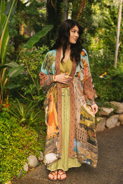 "Secret Garden" Kimono with Swan width=100 