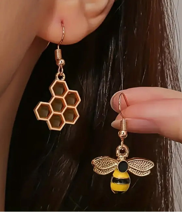 BEE AND HONEYCOMB EARRING-0